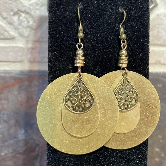 NWT Round three layer antique brass earrings - Picture 3 of 4